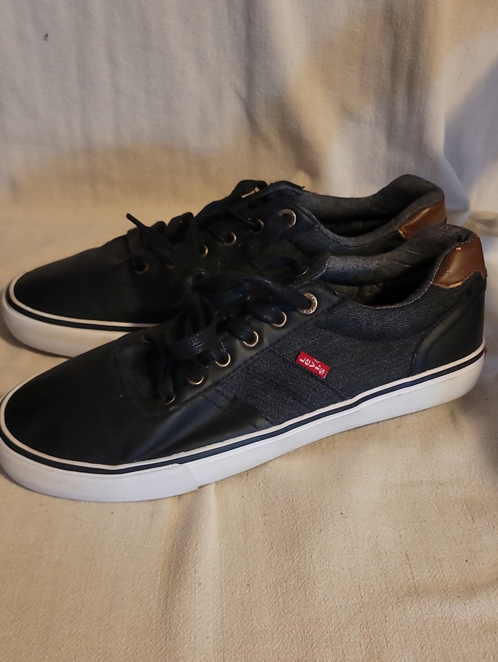 Levi's Men's Black & White Sneakers US 9